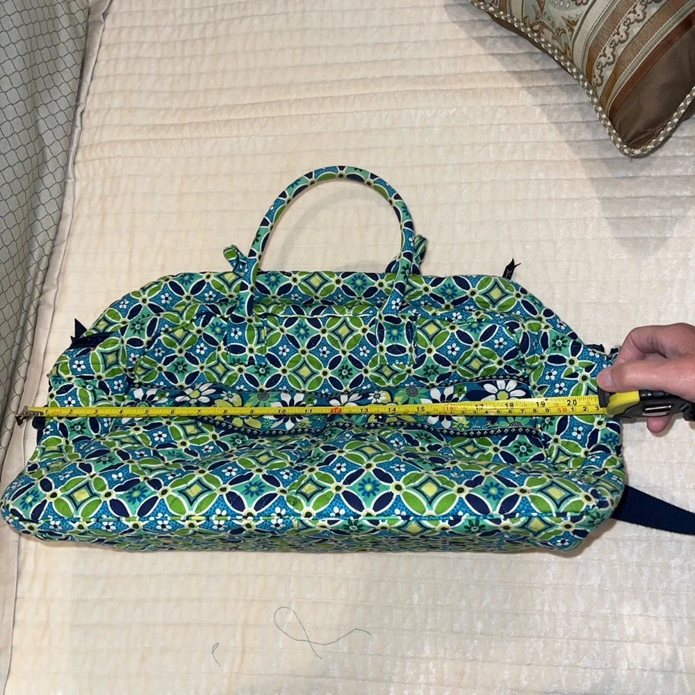Vera Bradley Vintage Daisy Daisy Blue and Green Quilted Travel Bag - Picture 9 of 9